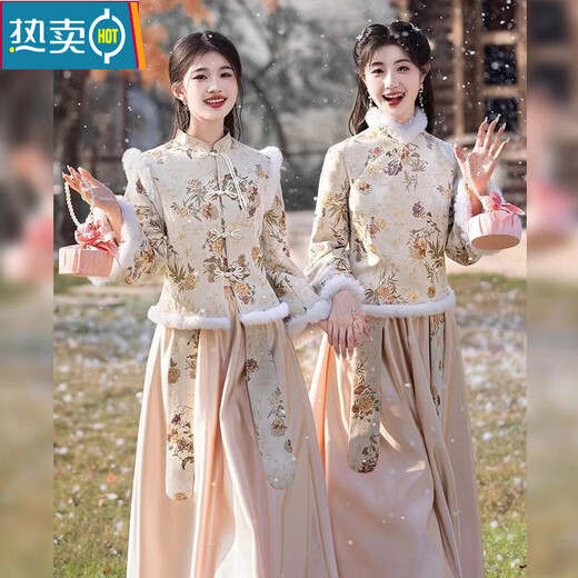 Xia Dian Suding Queen (SE.PSTP) bridesmaid dress new Chinese style 2026 new winter plus velvet national style sister group high-end cheongsam dress thickened long sleeves champagne color B style plus velvet L