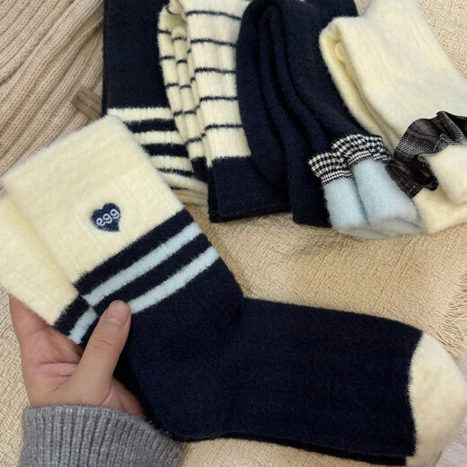 2025 autumn and winter Australian velvet thickened warm striped socks, ribbed stripes, one size fits all