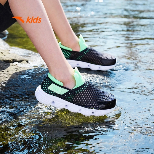 ANTA children's sandals, one-on-one, for boys and older children, new summer mesh, breathable, youth sports non-slip river shoes, black/bright green 33 (foot length 205mm)