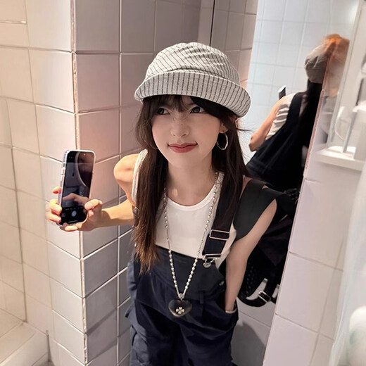 Retro pleated striped flip-up brim cross iron mark newsboy hat for women spring and summer breathable and small face black one size (54-59cm)