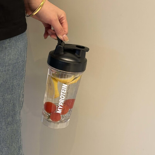 Protein powder shaker cup sports fitness milkshake with scale and high temperature resistant plastic summer water cup crystal white 600ml