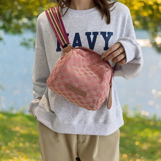 Song Tuantuan SQUIRREL.TT women's bag canvas 2025 new shell bag shoulder bag crossbody bag leisure sports travel hiking shoulder bag cloth bag pink