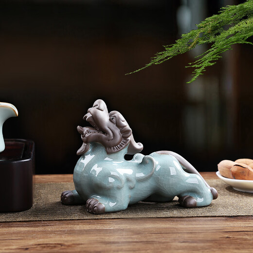 Zhenfan Pixiu ornaments, a pair of ceramic Ge Kiln Pixiu Piqiu home living room shop decoration office home decoration Ge Kiln Feitian Pixiu (pair)