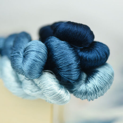 Other embroidery craftsmen No. 118 6A velvet floral mulberry silk thread, no splitting, no twisting, direct brushing with velvet ink blue, no splitting, no twisting, No. 4 large branch