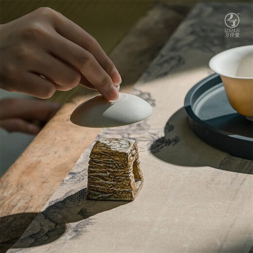 Wanqiantang (Edenus) tea ceremony ornaments, ceramic high-end Kung Fu tea sets, Dunhuang series tea pet ornaments, Dunhuang co-branded blind box A 1 Dunhuang blind box (random)