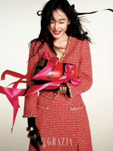 红秀 2024年8月A第32期 总第674期 本期封面：张天爱