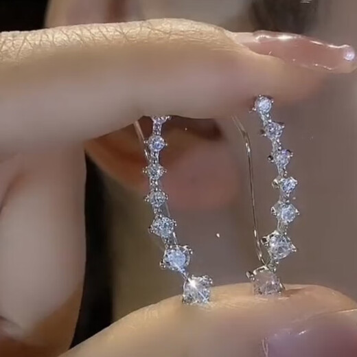 Idel niche design curved rhinestone ear bone earrings for women simple cold style earrings fashion jewelry birthday gift E3666 row of rhinestone earrings