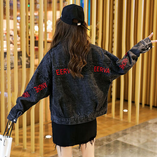 Geben Sie geschickt die Herbst-Jeansjacke für Studentinnen ein, lockere Frühlings- und Herbstoberjacke im koreanischen Stil, große Damen-Jeanskleidung im Frühlings- und Herbststil 9929# Bildstil Rauchgrau L empfohlen 116--130Jin Jin entspricht 0,5 kg
