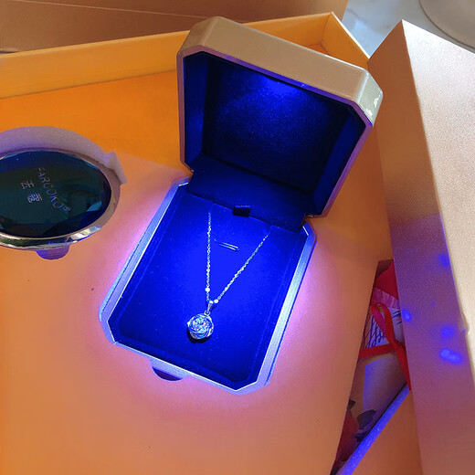 Farcoko four-leaf clover platinum necklace for women PT950 platinum practical heart-shaped birthday gift for girlfriend and wife, light luxury model platinum necklace + brilliant zirconium