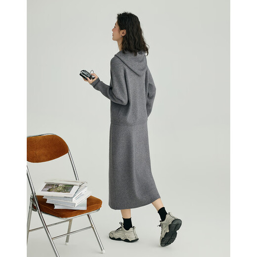 Demana Letters from afar Spring, Autumn and Winter gray suit hooded sweater hidden flesh skirt knitted women's two-piece set