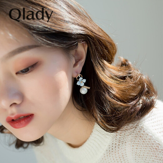 Women's asymmetrical pearl earrings for women, fashionable long tassel internet celebrity flower silver earrings for female students, sweet 925 silver needle earrings, ear wire earrings, gift for girlfriend, fresh blue