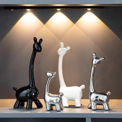 American and foreign deer family of four ornaments home accessories TV cabinet decoration wine cabinet living room simple modern modern family of three deer [black and white silver]