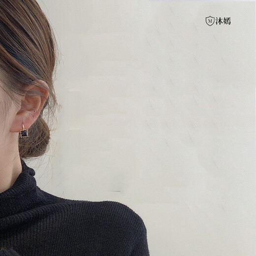 Muyan earrings for women 2024 Internet celebrity trend exquisite small earrings simple temperament birthday gift light luxury earrings black square earrings