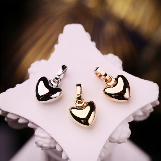 Shixi MILI rice grain. Special offer. 18K gold buckle love pendant Au750 heart-shaped necklace pendant, versatile and fashionable, universal buckle, light gold pendant