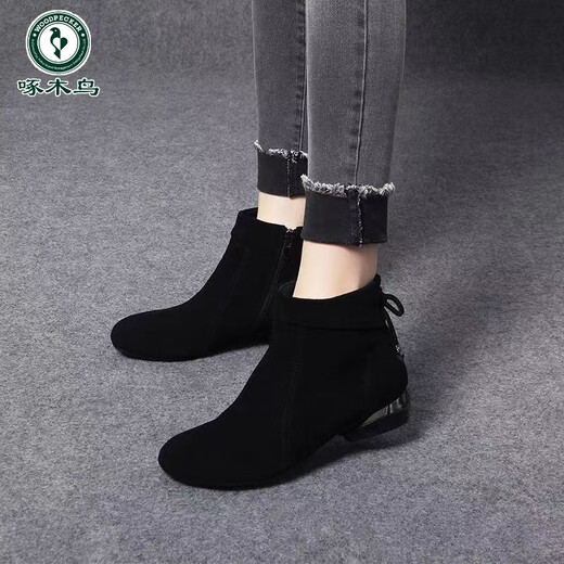 Boots de cuero genuino de carpintero Boots de cuero suave tacón grueso 2025 Nuevas botas desnudas zapatos de gran tamaño para mujeres grandes tacón redondo de tacón bajo y botas mate de otoño primavera negra y otoño 36