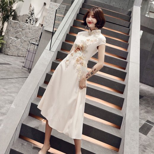 Snow Baolian 2019 New Slim Improved Cheongsam Dress Evening Dress Women's Banquet Temperament Champagne Color Bridesmaid Dress Chinese Style Chinese Style Host Celebrity Party Dress White M