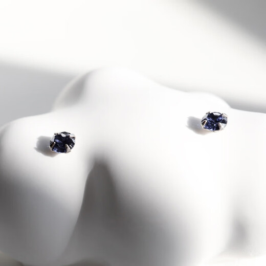 Guanpu Pavilion Fat Donglai quality tanzanite earrings natural 3mm sapphire London blue topaz mini silver gift for girlfriend's birthday Tanzanite blue 3mm | silver pair