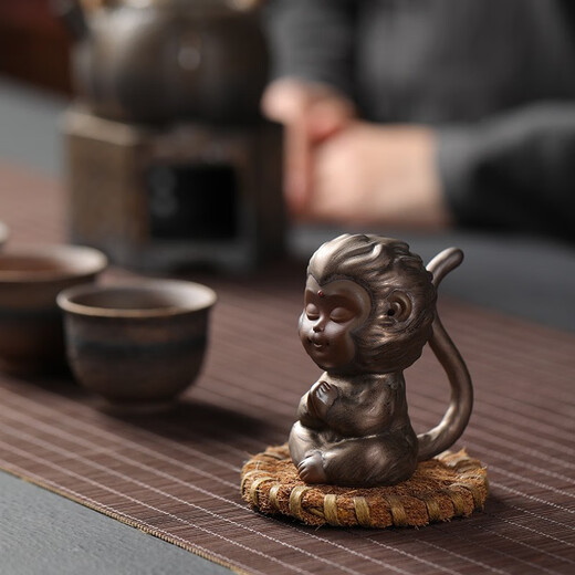 Yuxuan purple sand tea pet personalized creative gilt little monkey Monkey King Monkey King can raise tea art ornaments purple sand gilt little monkey
