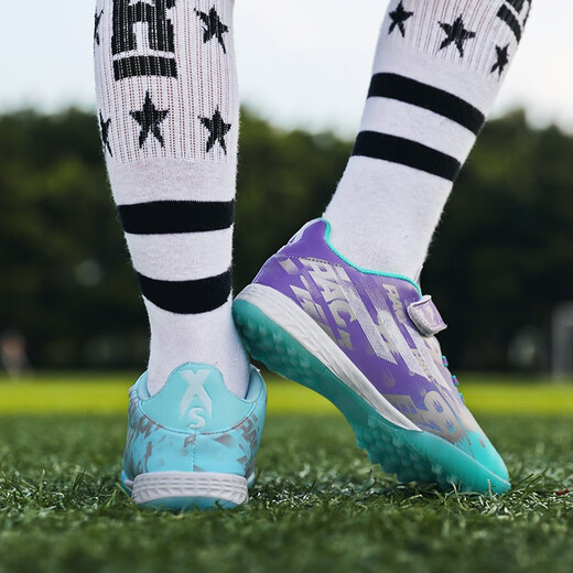 FEELACES儿童足球鞋碎钉男女专用猎鹰梅西学生训练鞋儿童tf人造草地球鞋 6195鸳鸯月绿碎钉 32【球袜+球包+护板】