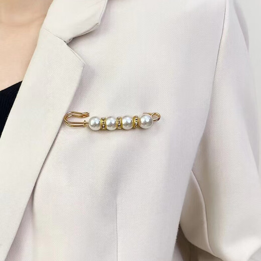 Crystal waistband pin accessories to fix clothes, tighten the waist, change the waistline to a small artifact, waist buckle to prevent exposure, high-end brooch, birthday gift for girls, to give to girlfriend and wife