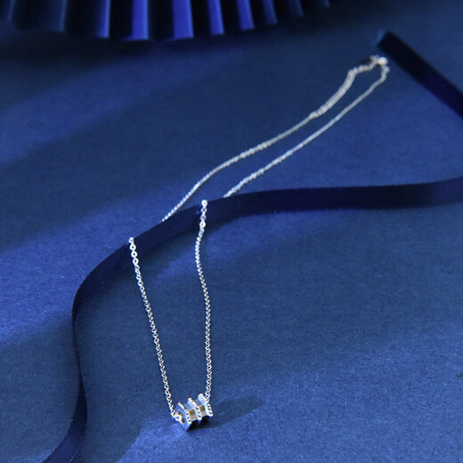 Pt.Charm platinum pendant chain set for women PT950 small waist light luxury niche design clavicle chain platinum necklace for wife, about 43+2.5cm long 3.9-4.0 grams in stock