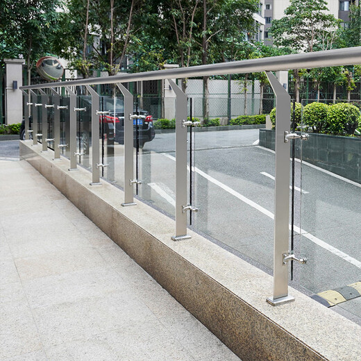 GZ Guo Zheng Villa Balkon Gla -Leitplanke 304 Edelstahltechnik Säulen U -Bahn Mall Outdoor Treppe Handlauf 60*8 Feststoffstahlplatte 1050 High Einsäule