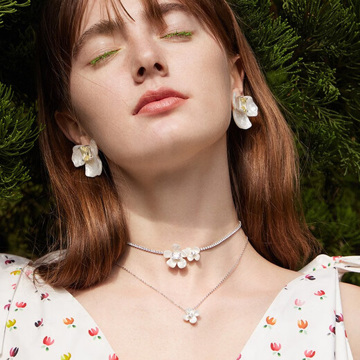 HEFANG He Fang Jewelry Freesia Cluster Necklace Clavicle Chain Light Luxurious and High-end Birthday Gift for Girlfriend White
