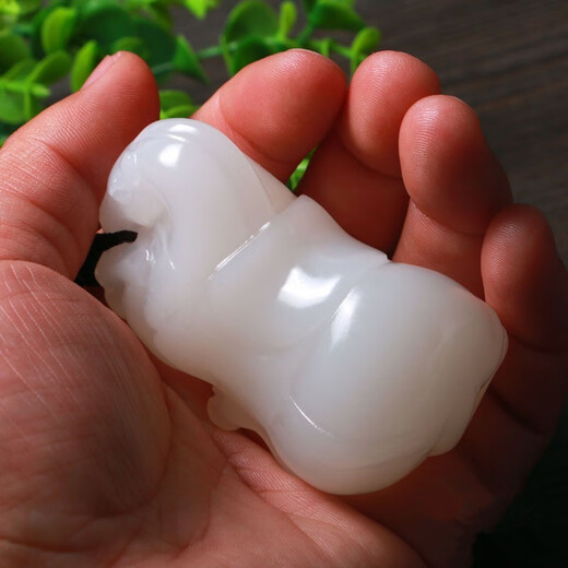 Yiqinxuan white jade horse handle pieces, three-dimensional finely carved jade horse toy pieces, ornaments, pendants, jade jewelry