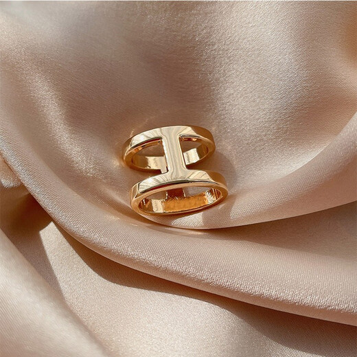 Xiaose scarf buckle simple brooch for women Korean style square scarf buckle for women versatile dual-purpose corner accessories birthday gift B5Y401 scarf buckle three-piece set