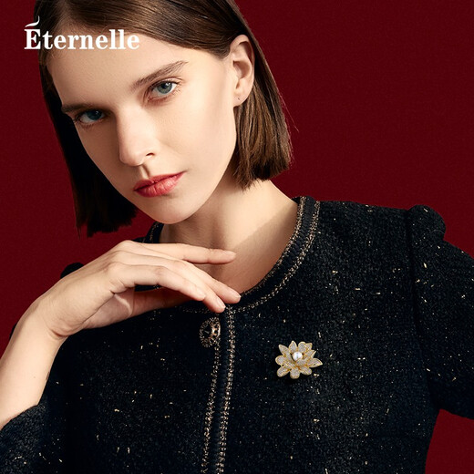 Eternelle French eternal fashion brooch women's high-end accessories high-end corsage temperament collar pin elder gift bright gold