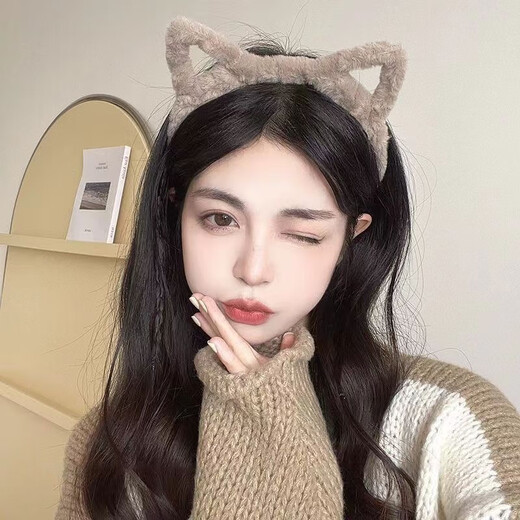 Dai Loli cute and attractive cat ear headband for women autumn and winter 2024 new face wash special non-slip hair tie hairpin headband leopard print cat ear headband