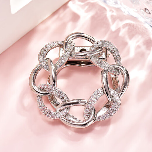 He Niang silk scarf button brooch clothes corner knotted scarf fixed clip women's pin high-end new accessories gold eight-link style