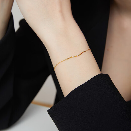 Chow Tai Fook SOINLOVE minimalist smile bracelet 18K gold exquisite bracelet VE157 17.5cm