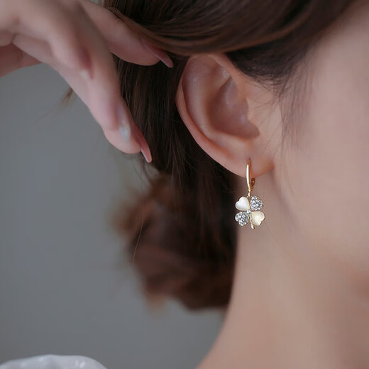 QMXD four-leaf clover earrings for women, versatile niche design, light luxury and high-end 2025 new trend earrings, earrings for women, earrings