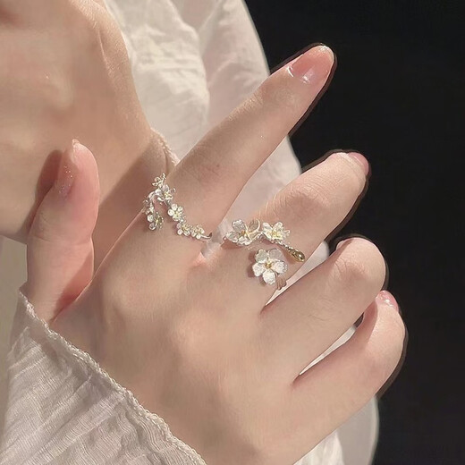 BJYL [Blooming Flowers] Camellia Ring Girl Friends Ring A niche Design Simple Opening Couple Gift Couple + Exquisite Gift Box