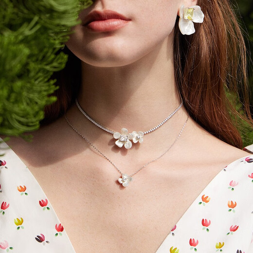 HEFANG He Fang Jewelry Freesia Cluster Necklace Clavicle Chain Light Luxurious and High-end Birthday Gift for Girlfriend White