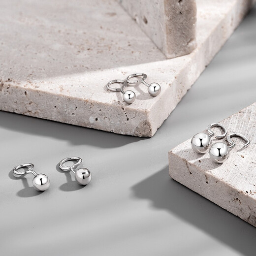 Tianchenghui Jintong PT999 light pearl round bead earrings, platinum earrings, platinum glossy ear hooks Tianchenghui Jintong light pearl earrings L size 1.88g (diameter 5.5mm)