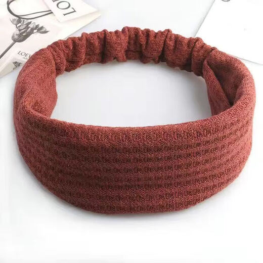 Biyun protects the forehead and wipes the forehead for women to keep warm and cover the forehead with a headscarf and a headband to cover white hair. The postpartum hairband is a postpartum windproof hood. Knitted brick red.