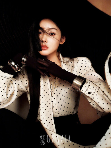 红秀 2024年8月A第32期 总第674期 本期封面：张天爱