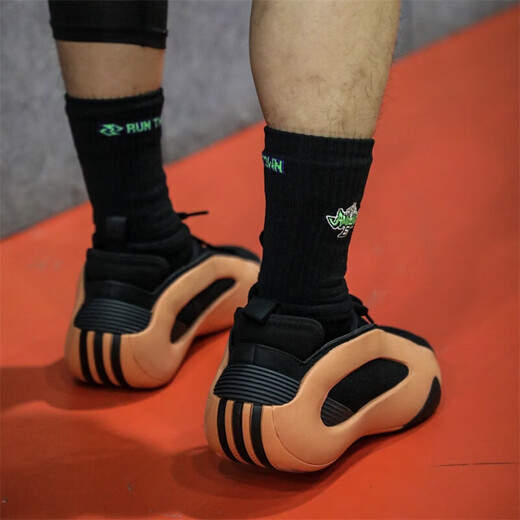 ADIDASHARDEN VOLUME 8 哈登8 耐磨防滑缓震透气男士篮球鞋 IE2694黑橙 42