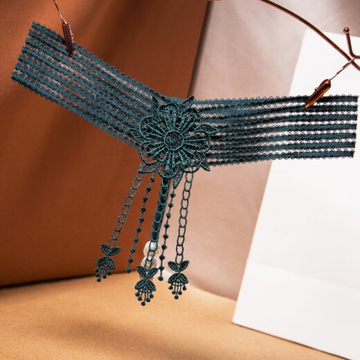 Sexy lingerie European and American hot one-thread thong women's flirting beaded friction see-through tassels gray blue one size fits all (suitable for 80-120 Jin Jin equals 0.5 kg)