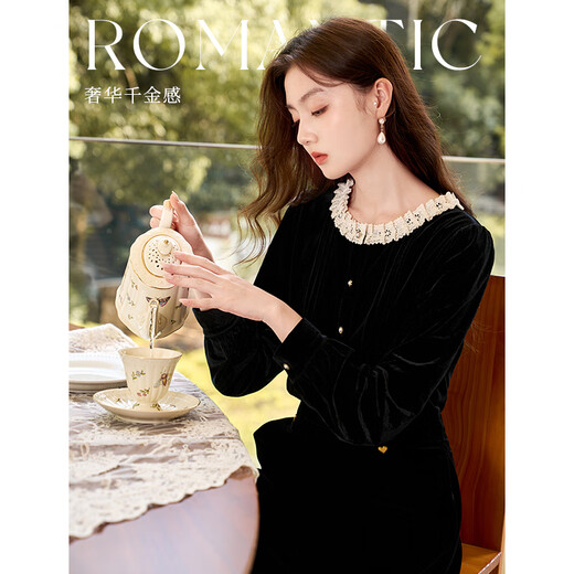 Xiangying velvet top women's autumn and winter 2025 new long-sleeved round neck black shirt high-end Hepburn style French shirt black M