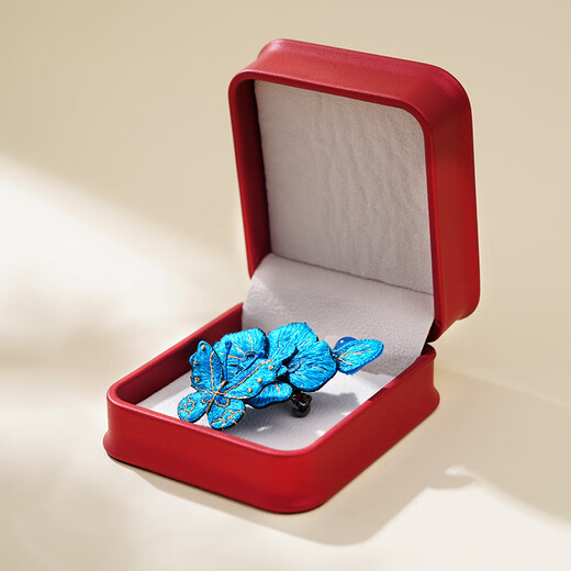 Forbidden City Culture Fragrant Courtyard Brooch High-end Ladies Corsage Accessories Pin Mulberry Silk Intangible Cultural Heritage Miao Embroidery Skills Forbidden City Cultural Creation Birthday Gift for Girlfriend