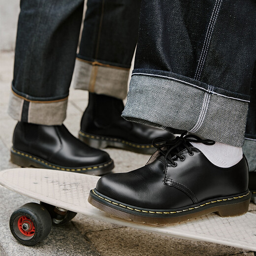 玩累了的孩子 复古英伦风·英伦切尔西短款马丁靴男 泰庆油蜡 A0 黑色 黄线 黄底 38