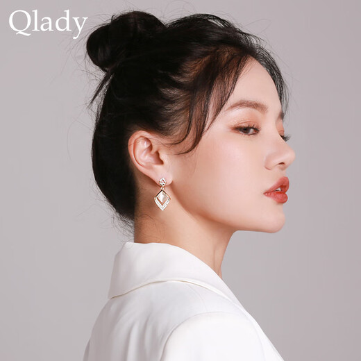 Qlady autumn and winter geometric earrings for women, fashionable temperament, light luxury decoration, cat's eye earrings, niche design, 925 silver needle earrings, female birthday gifts for girlfriends and wives