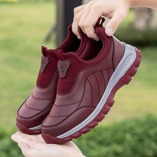 Foot Lijian Chaussures pour personnes âgées en bonne santé Chaussures pour hommes Automne et hiver Nouveau cuir hydrofuge Antidérapant Chaussures de papa d'âge moyen et âgées Chaussures de maman Chaussures de marche décontractées Femme Marron 36