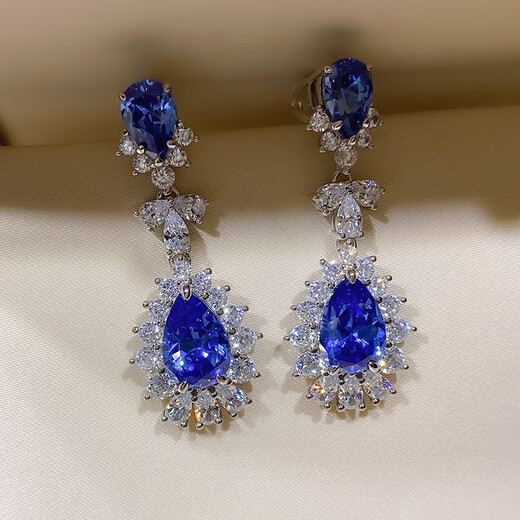 Guanpu Pavilion Fat Donglai's same style tanzanite earrings, tanzanite sapphire 925 silver earrings, high carbon diamond style, trendy and exaggerated tanzanite blue earrings, total size is about 31*6mm