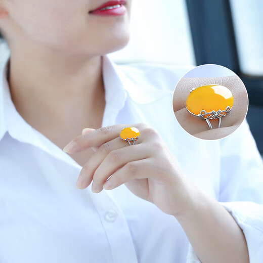 Fire clam beeswax ring chicken fat yellow old honey 925 silver plated 18K gold wine red blood amber amber ring natural chicken fat yellow + gold ring setting