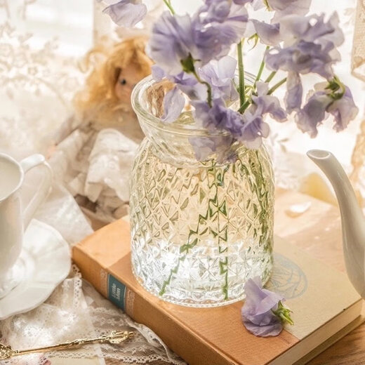 Chuzhuo glass vase Nordic vase simple tabletop restaurant embossed closing style embossed transparent vase 16cm