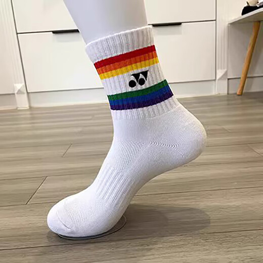 新品尤尼羽毛球刺绣袜子毛巾底克斯中筒男女运动袜情侣跑步袜 彩虹白色 男女通用合适35-39码1双